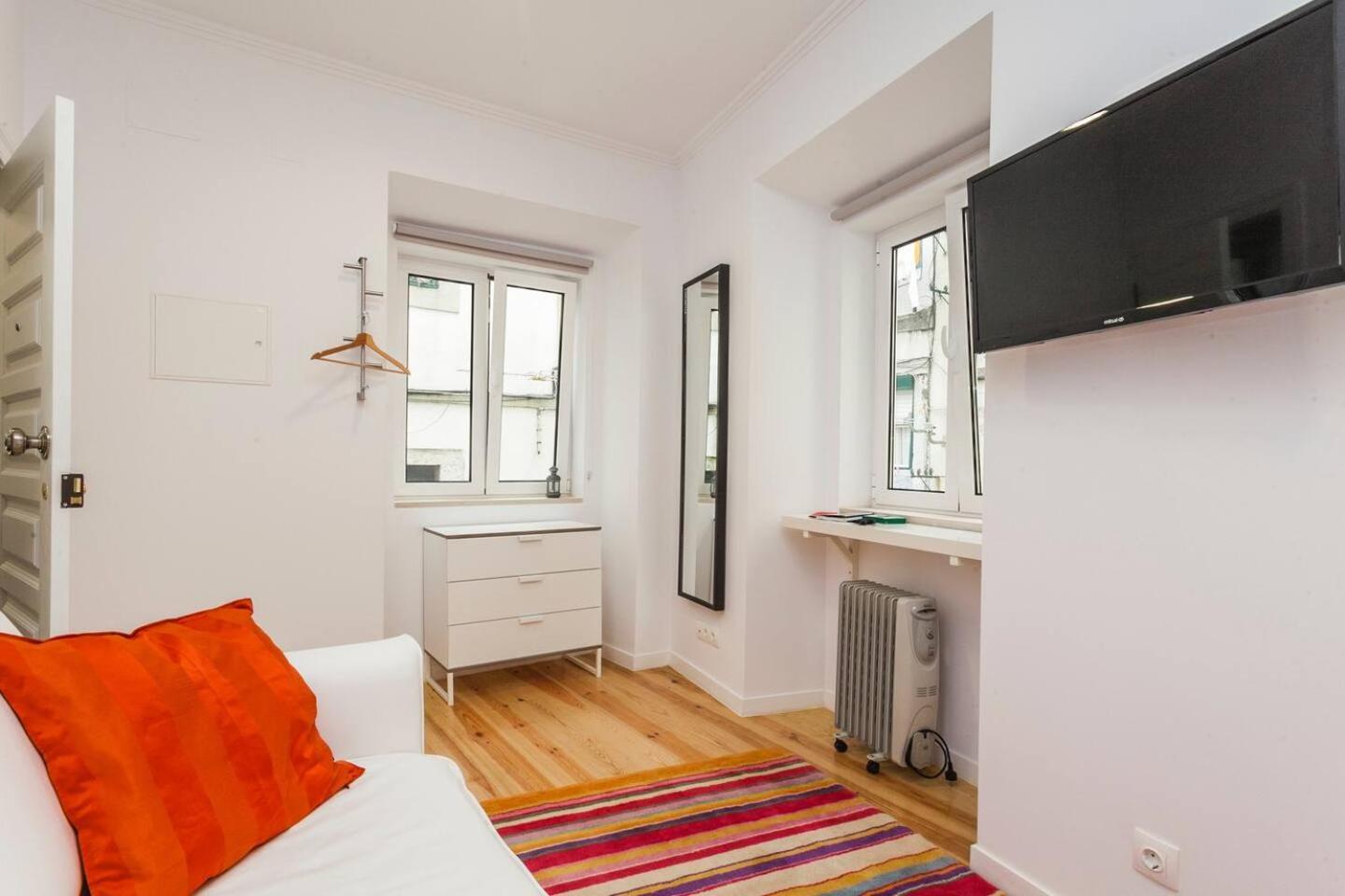 Whome Hidden Gem In Alfama Perfect To Explore Lisboa Exterior foto